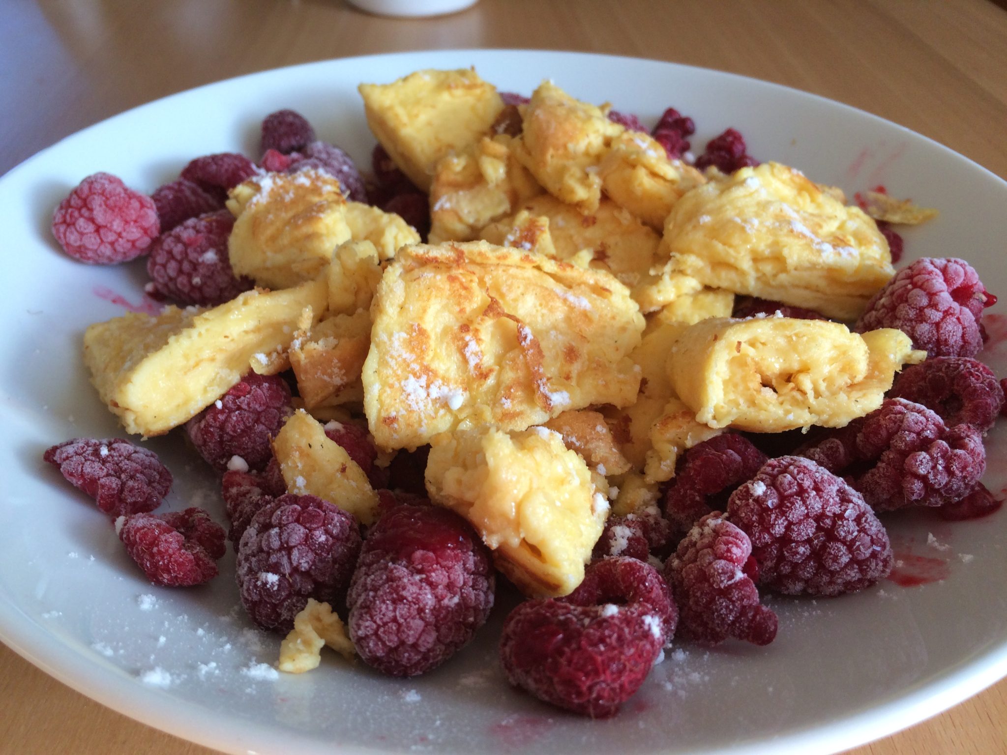 Süß, eiweißreich und low carb: Protein Kaiserschmarrn
